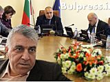 Румен Гечев:Премиерът да не би да се осведомява от радио „Ереван“?