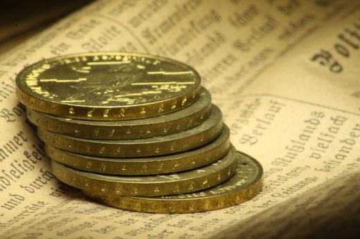 Златен бизнес: Ето как чиновници от МС са въртели далавери с безценни юбилейни монети