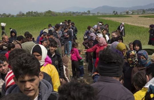 Бежанците в Гърция масово отказват да дойдат в България