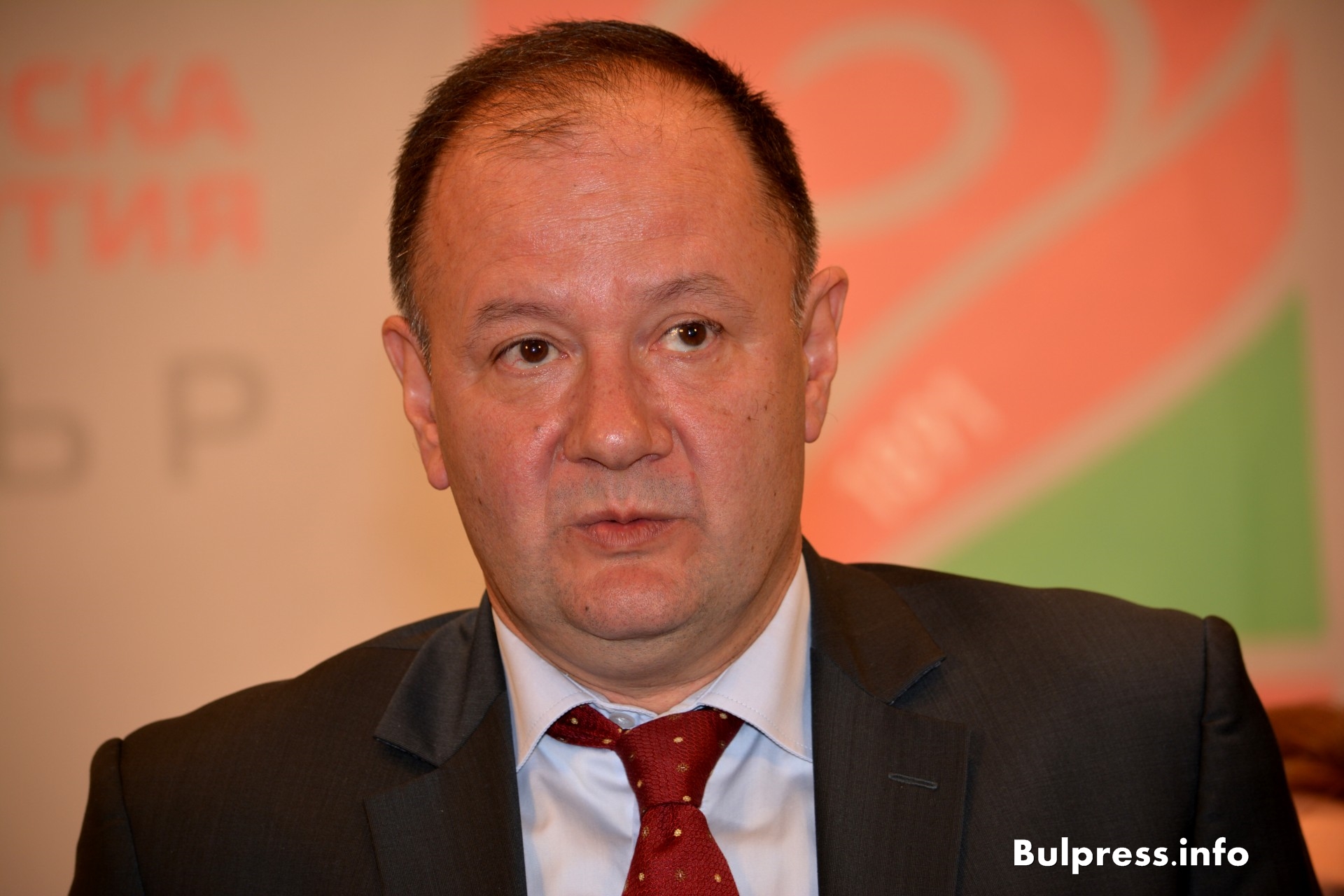 Миков: Не искам повече да чакам началниците да казват на България