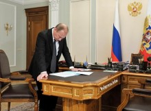 Путин: може да се помисли заплатите да се плащат с приоритет пред данъците