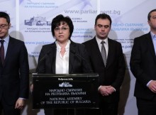 Корнелия Нинова: Борисов и Митов отново извършиха национално предателство