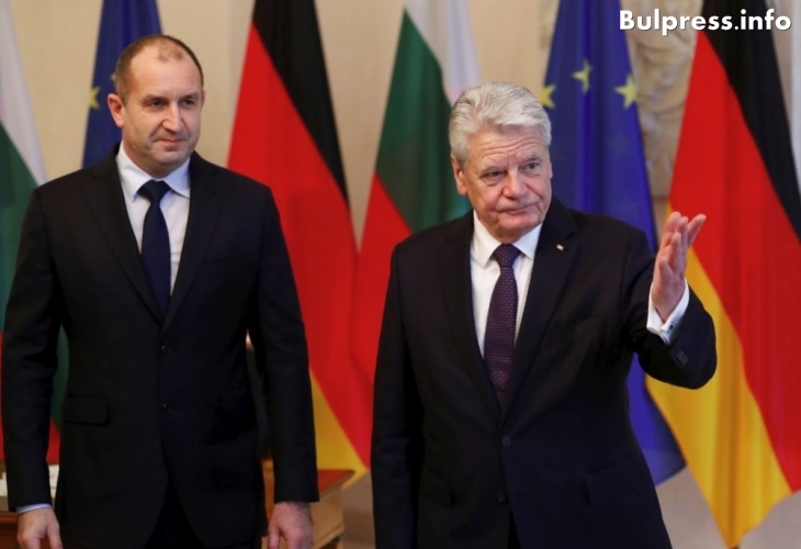 Президентът на Германия със знакова реч към Радев: Сега Ви моля да вдигнете с мен чаша за бъдещето на Европа, в което България ще играе важна роля!