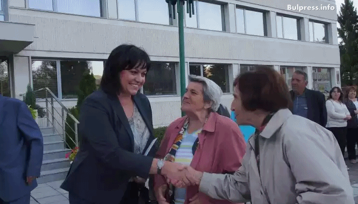Корнелия Нинова в Правец: Гордеем се с кметовете на БСП