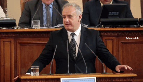 Атанас Костадинов: Европредседателството не може да е алиби за управляващите