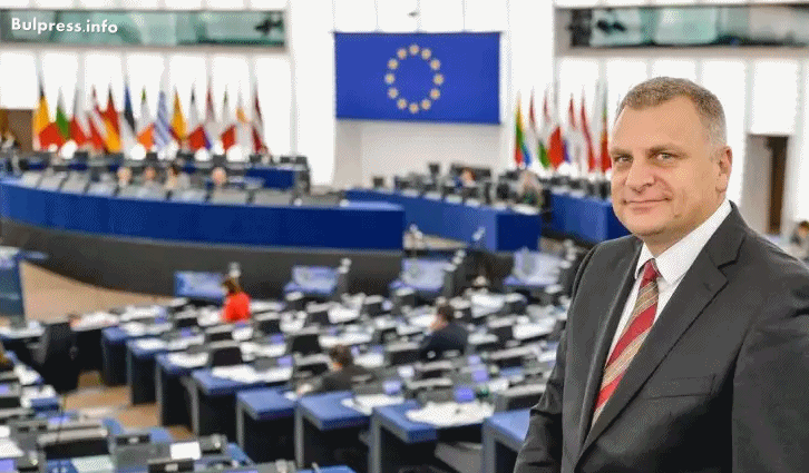 Петър Курумбашев е номиниран за евродепутат на годината