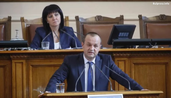 Любомир Бонев към министър Николай Нанков: Вие ли ще бъдете министър другата седмица или не?