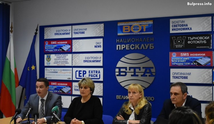 Елена Йончева: Ако Борисов има достойнство, трябва да подаде оставка