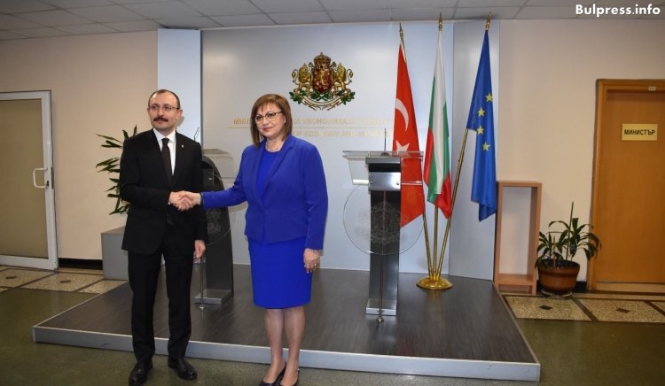 Корнелия Нинова и Мехмет Муш обсъдиха спешния внос на стомана и желязо за българската икономика